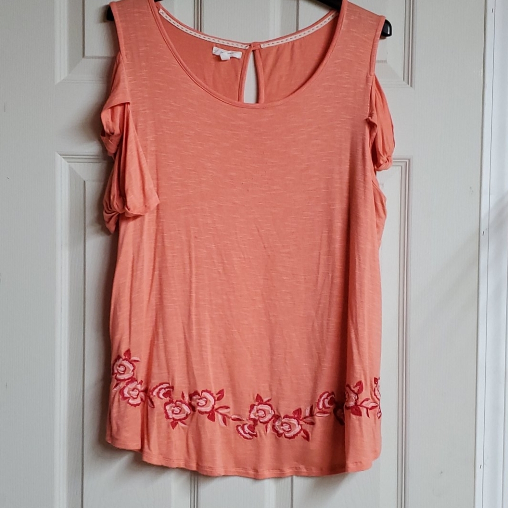 Cold shoulder top